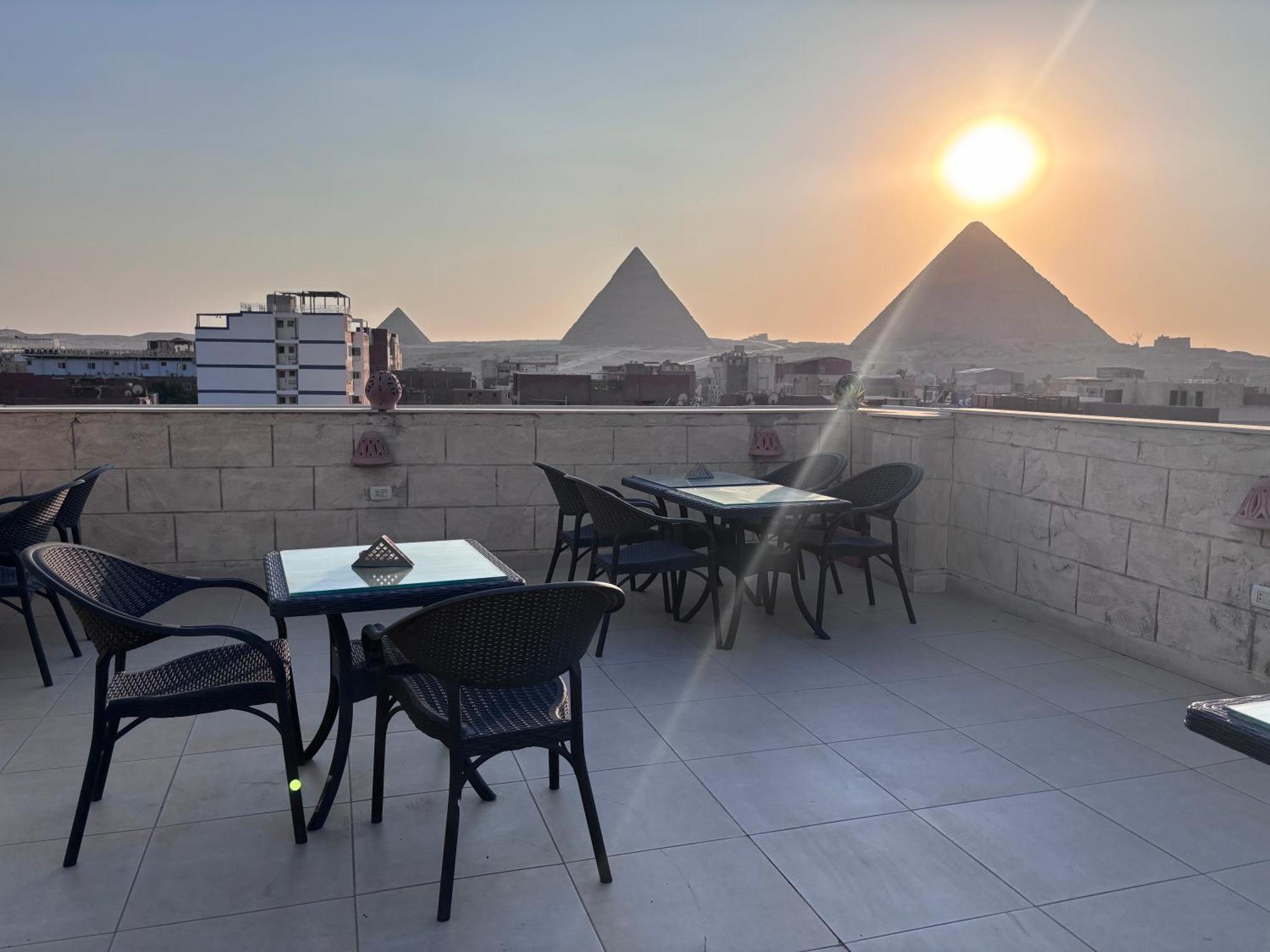Hotel Hassan Pyramids *