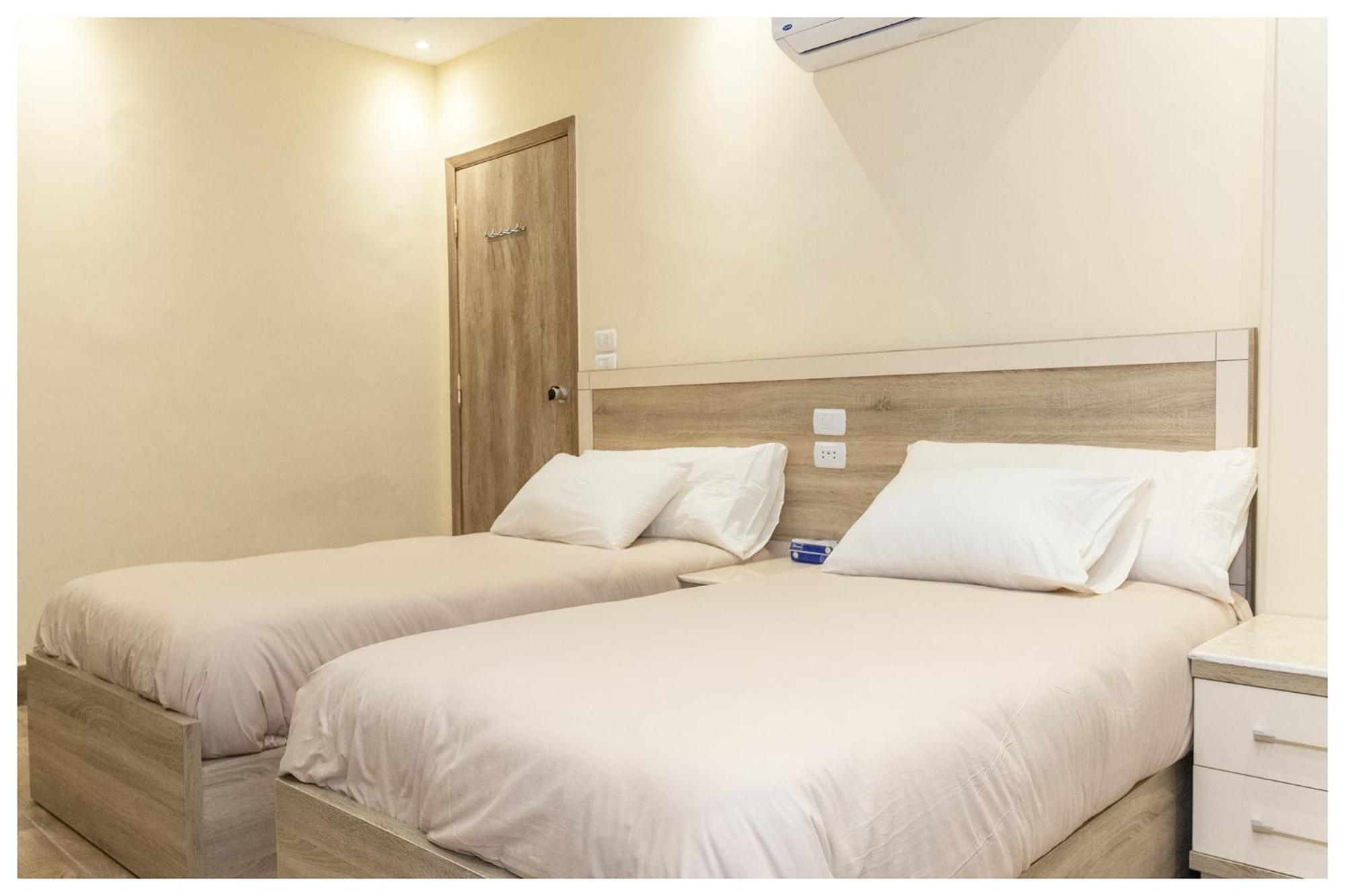 Hassan Pyramids Hotel *