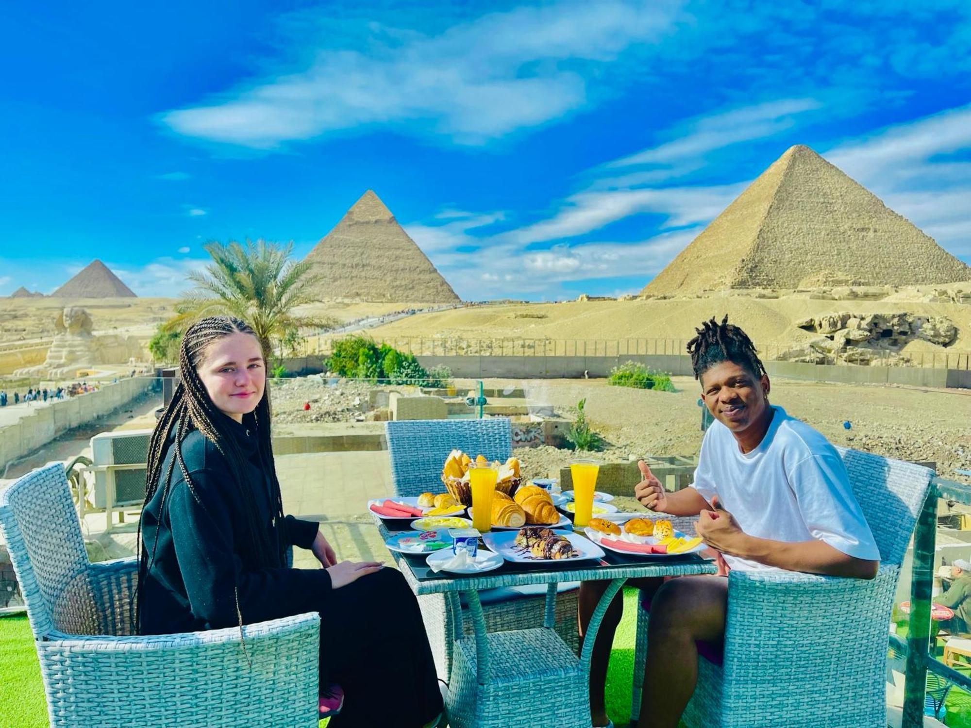 La Scarab Pyramids View Hotel