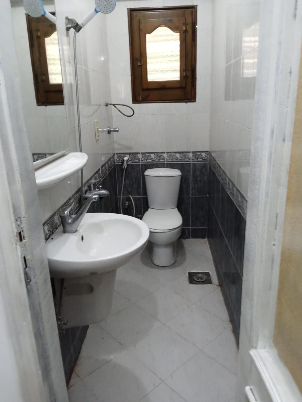 2 V150 First Floor 4 Bedrooms *