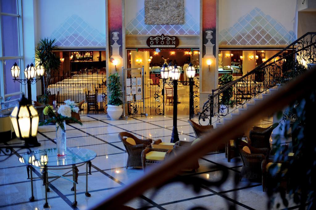 Amwaj Oyoun & Casino Resort