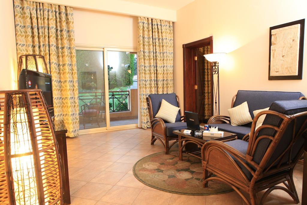 Hotel Swiss Pyramids Golf