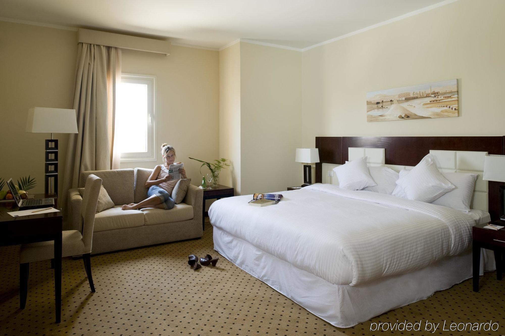 Hotel Barcelo Cairo Pyramids 4*
