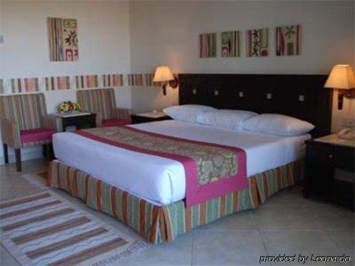 Tirana Aqua Park Resort 4*
