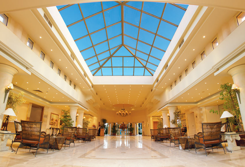 Resort Coral Tiran