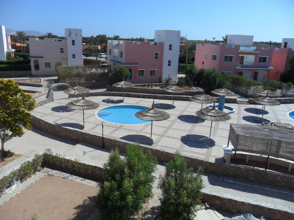 Amwaj Oyoun & Casino Resort 4*