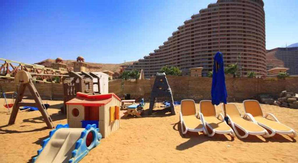 Apartment Two-Bedroom Apartment At Porto Sokhna Pyramids - Families Only *