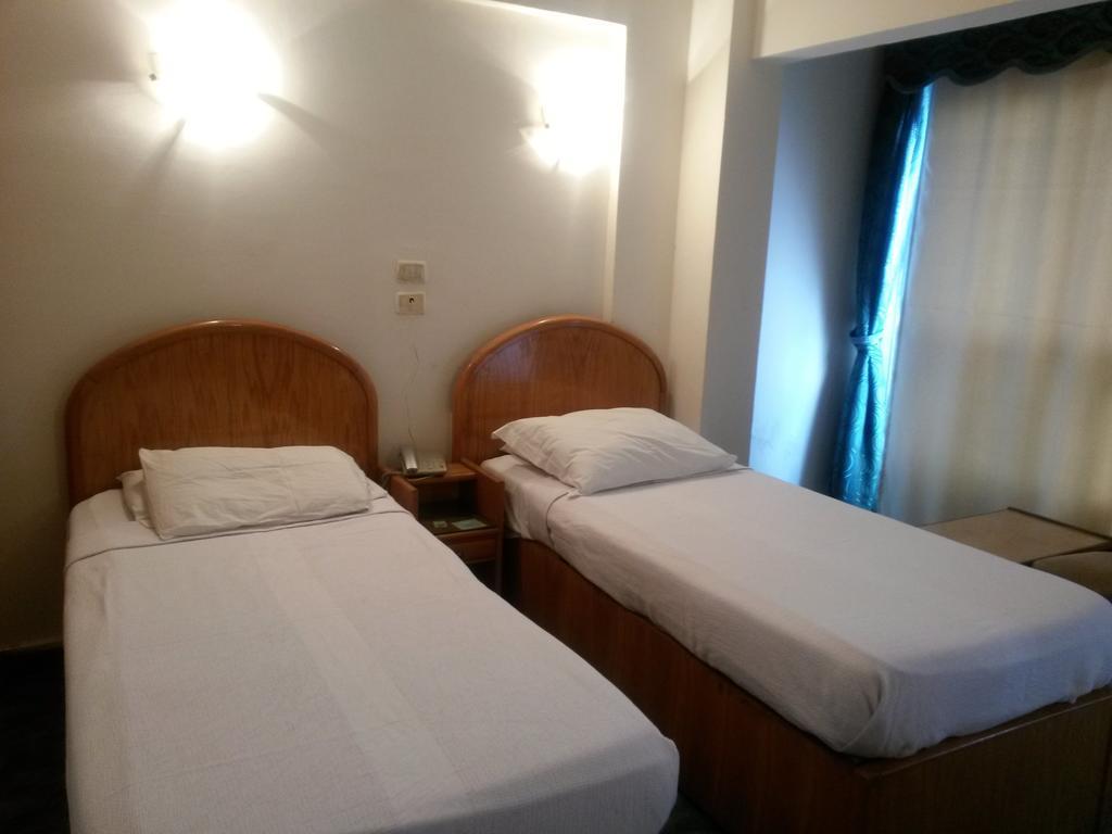 Cleopatra (adults Only) Alexandria