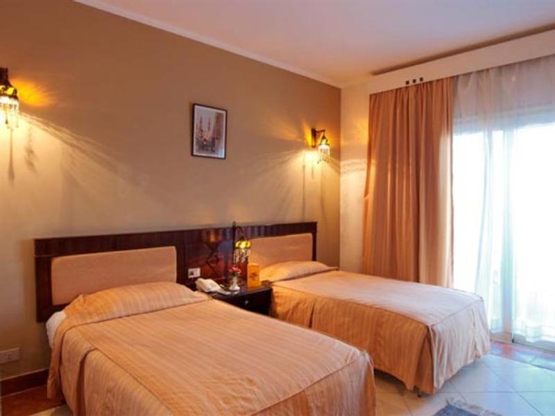 Resort Falcon Naama Star