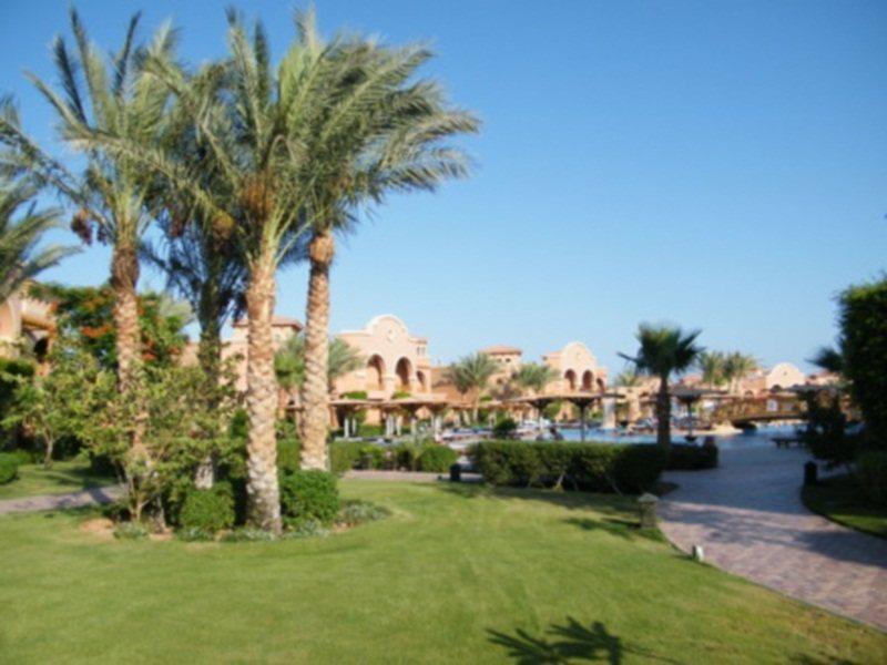 Complex Charmillion Gardens Aquapark 5*