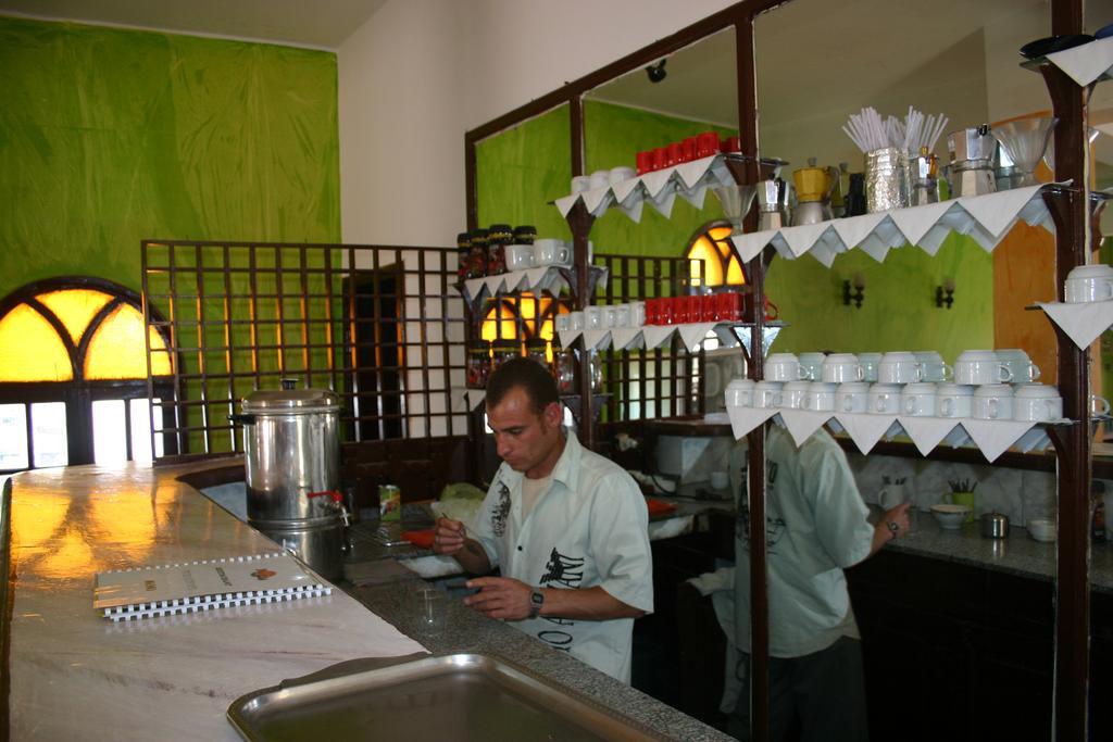 Yassmina Hotel 3*