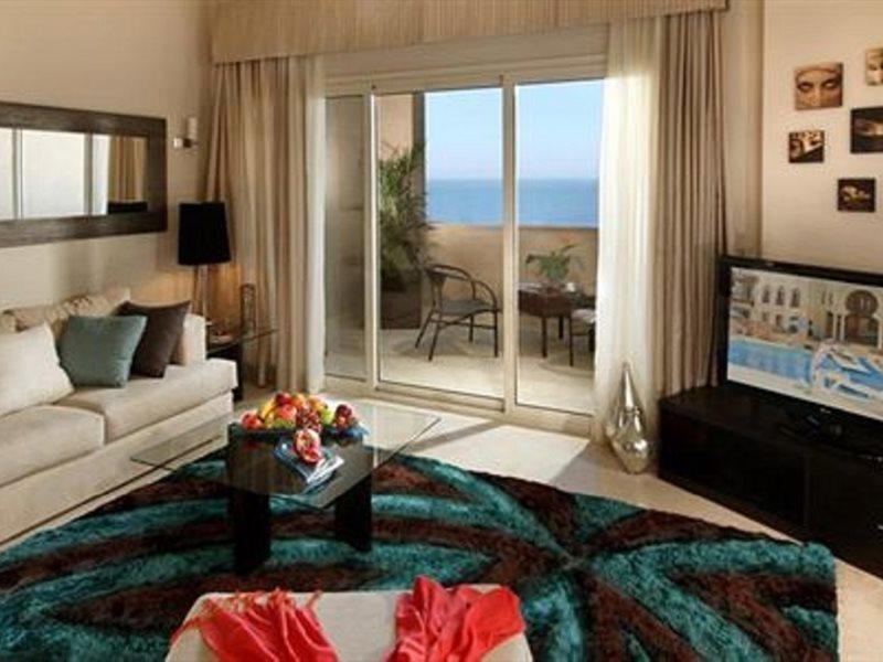 Azzurra Aparthotel 2*