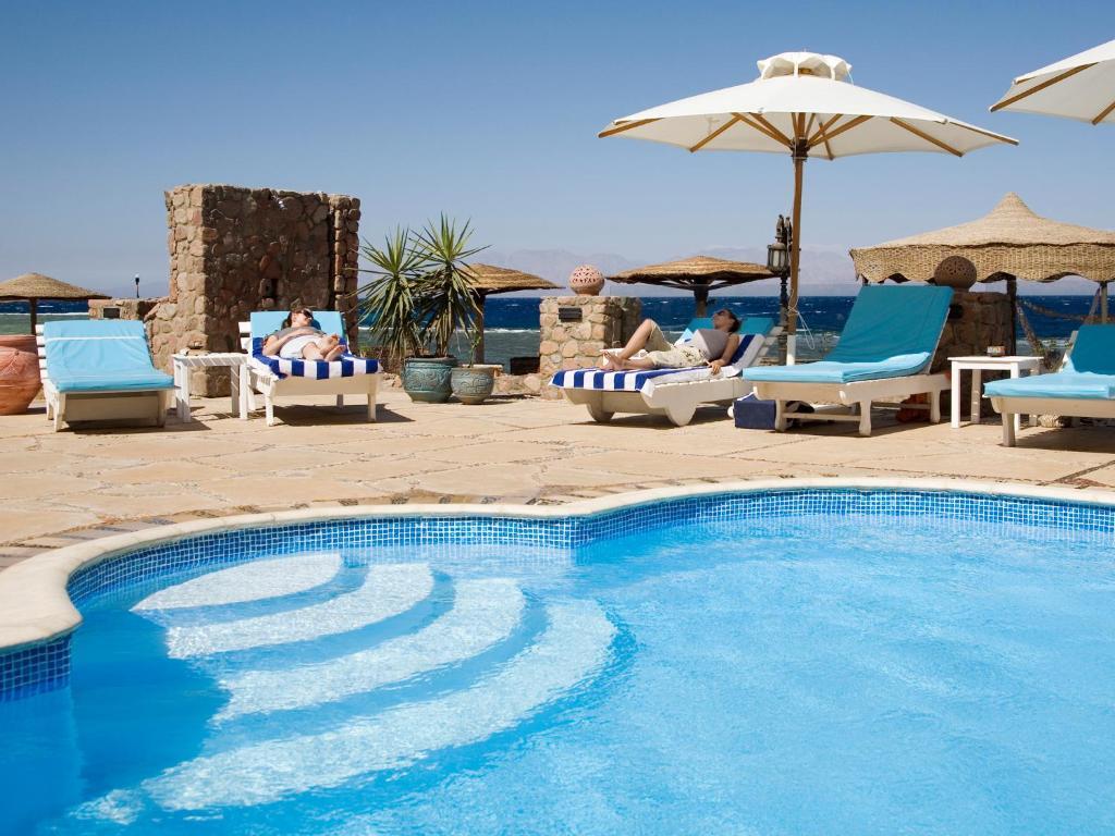 Coral Coast Resort 3*