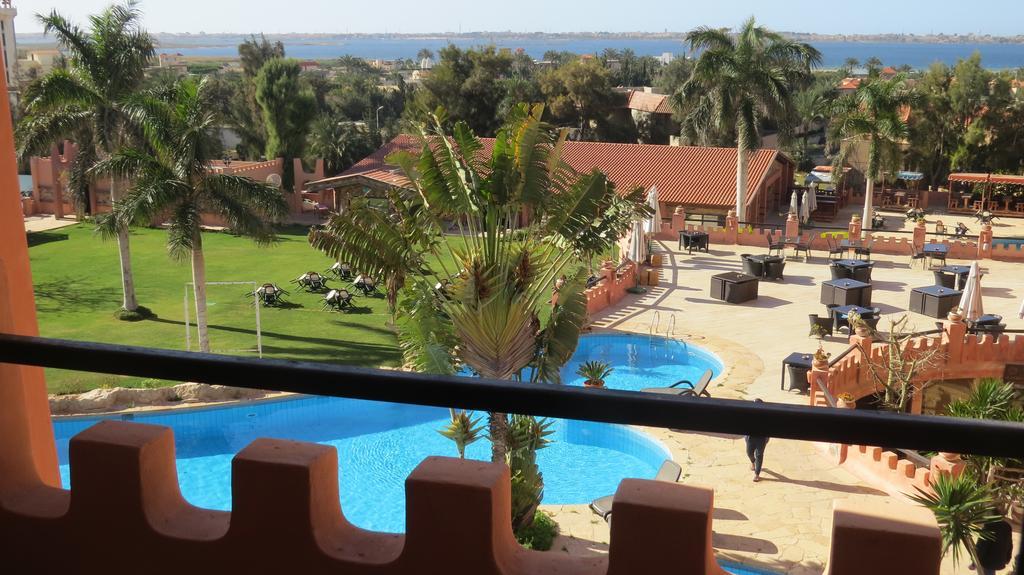 Africana & Resort