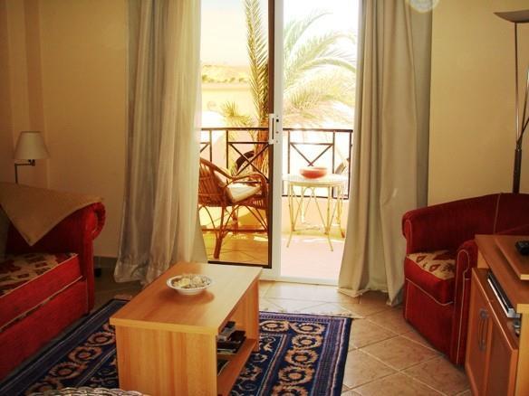 Palm Piazza