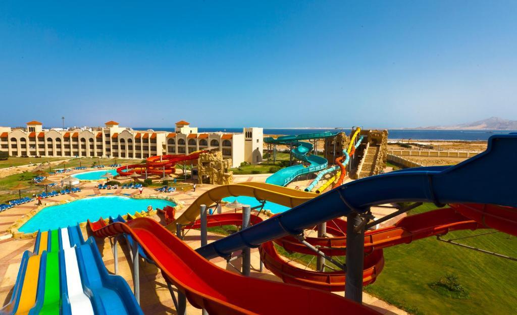 Tirana Aqua Park 4*