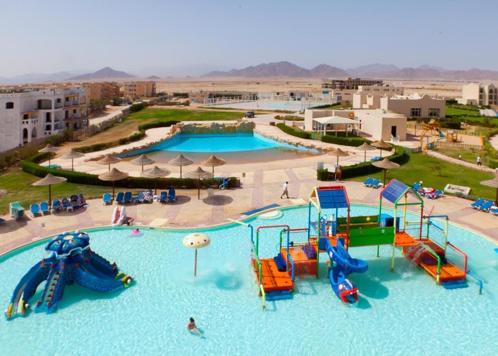 Tirana Aqua Park Resort