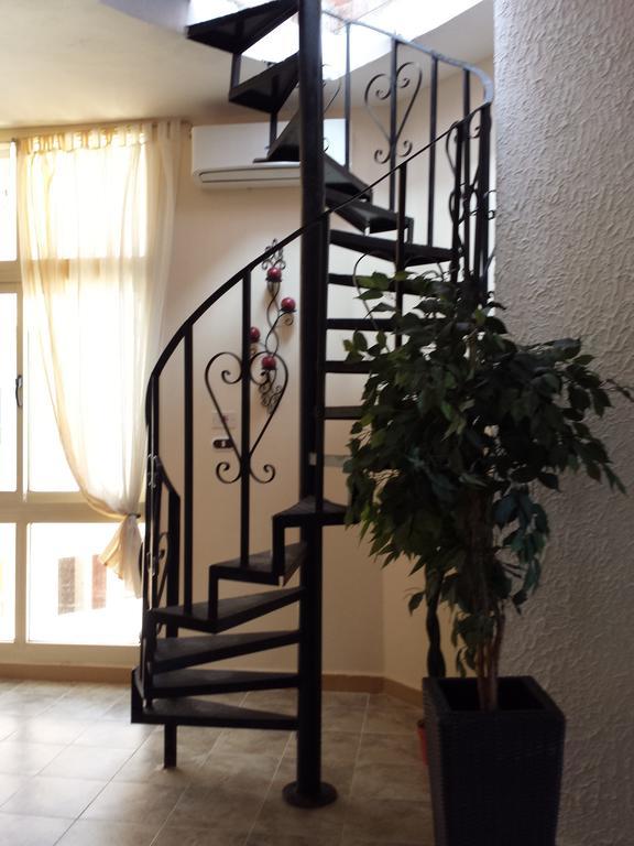 Duplex With Private Roof Terrace *