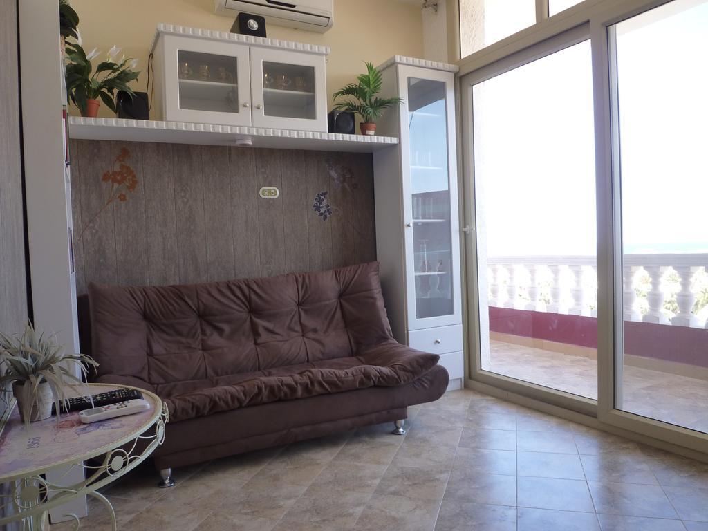 Duplex With Private Roof Terrace