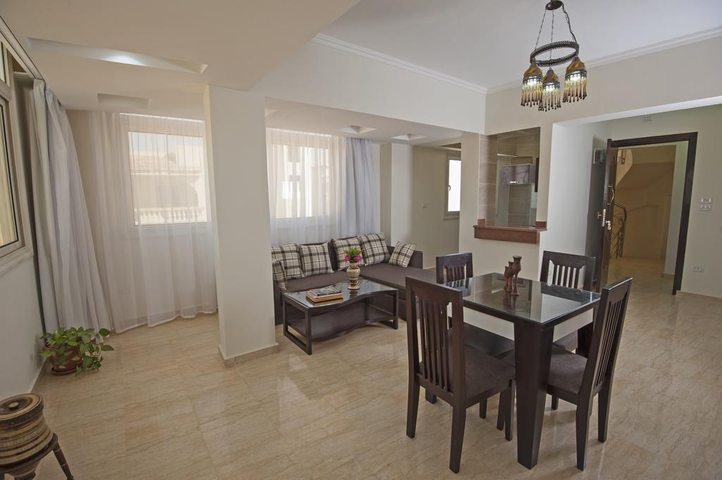 Sunny Seaside Apartment Hurghada