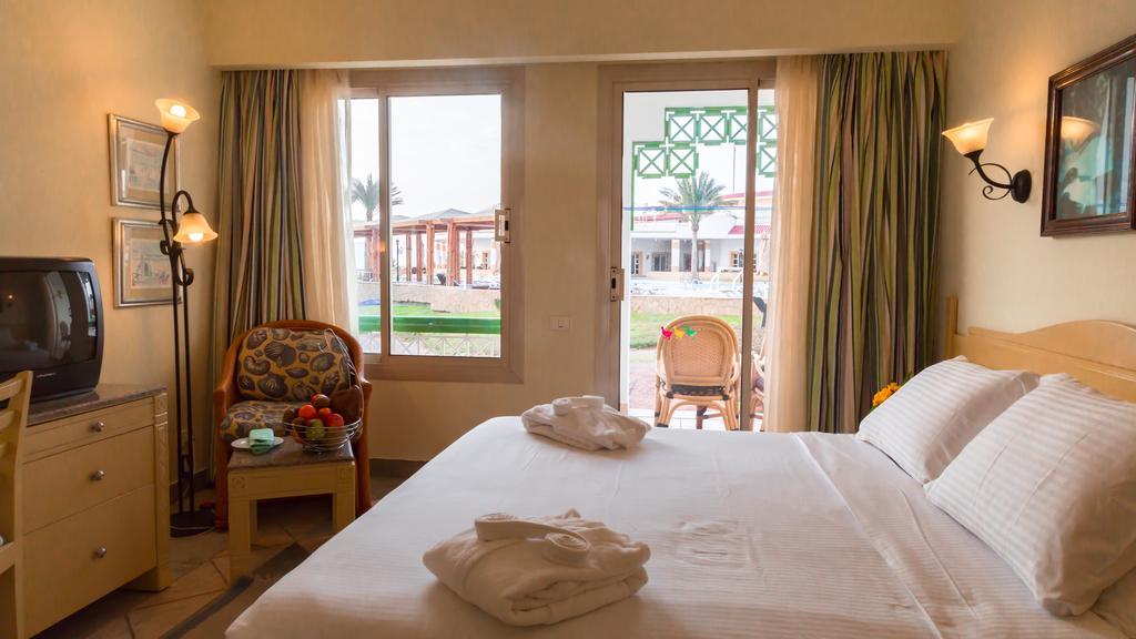 Coral Tiran Resort