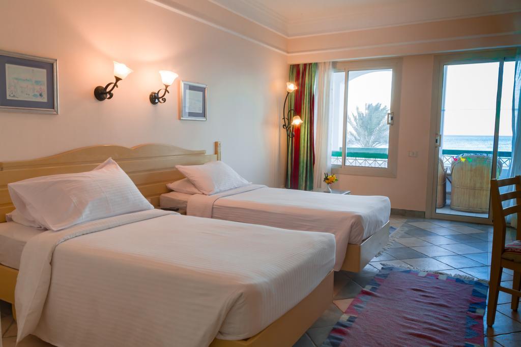 Resort Coral Tiran 4*