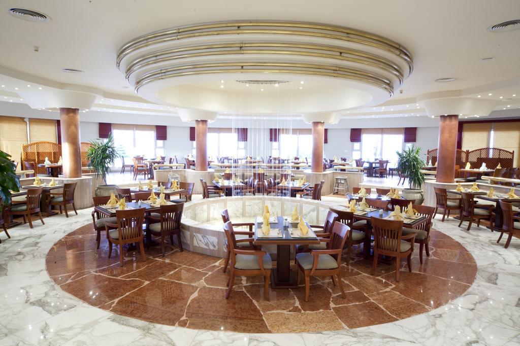 Resort Coral Tiran