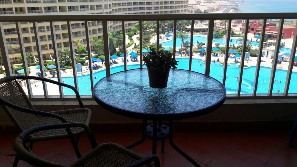 Two-Bedroom Apartment At Porto Sokhna Pyramids - Families Only Apartment