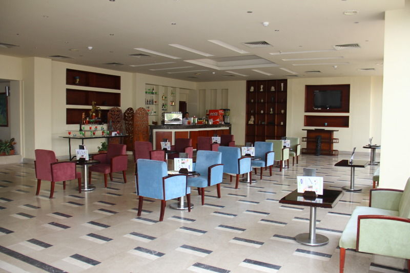 Resort Hotelux Marina 4*