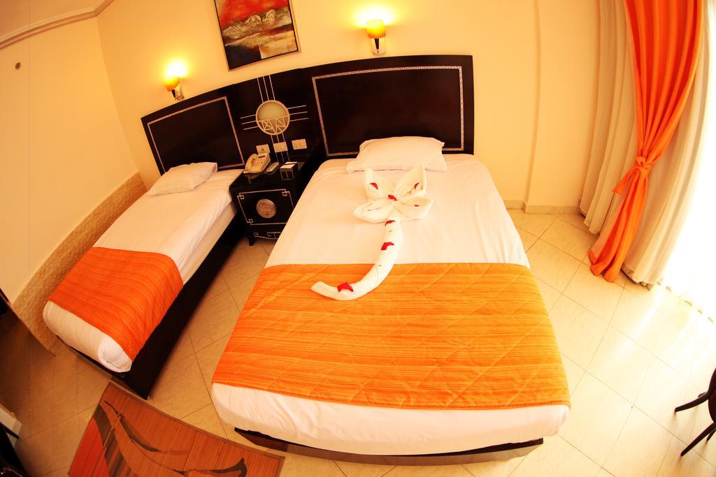Sphinx Aqua Park 4*