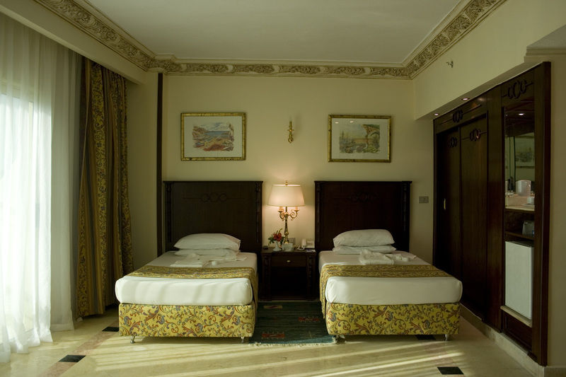 Hotelux Marina 4*