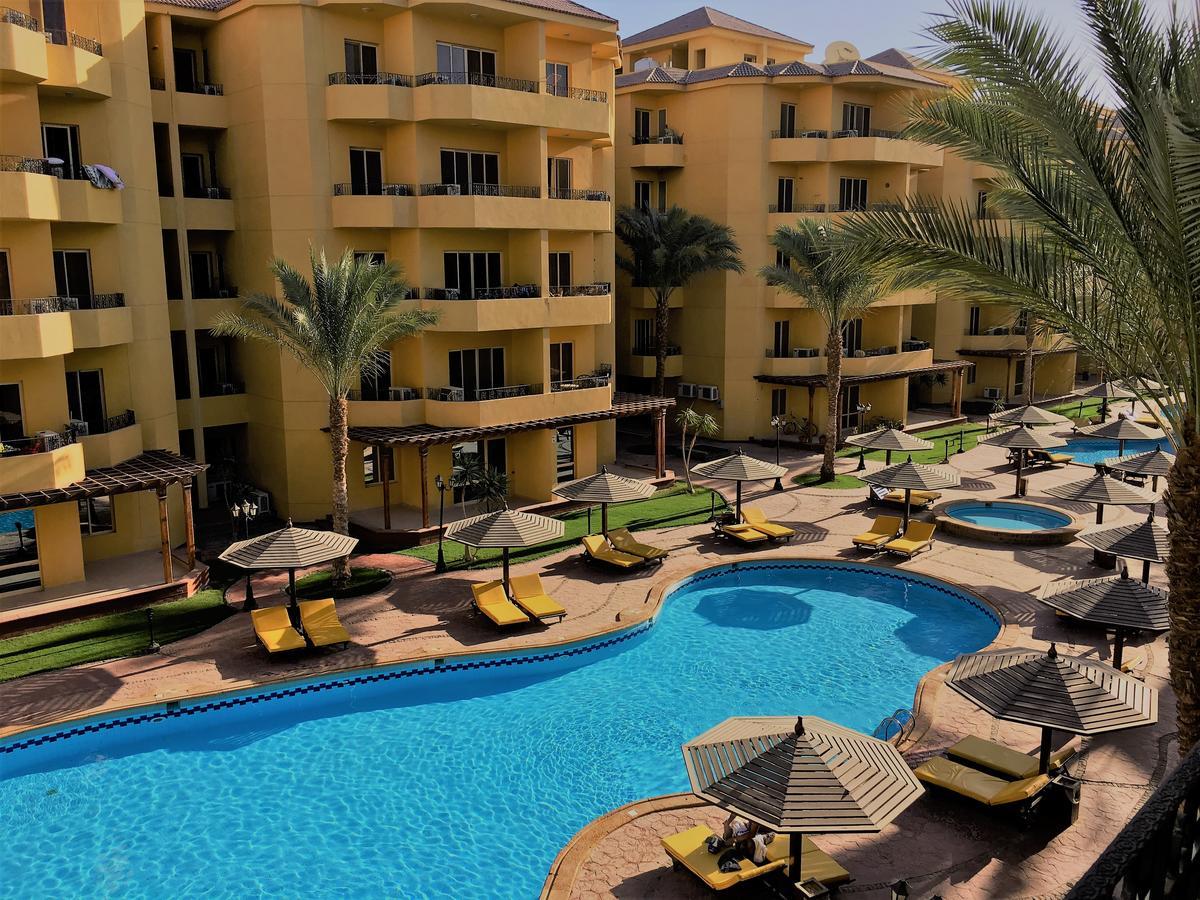 Daire Pool View At British - Unit 13