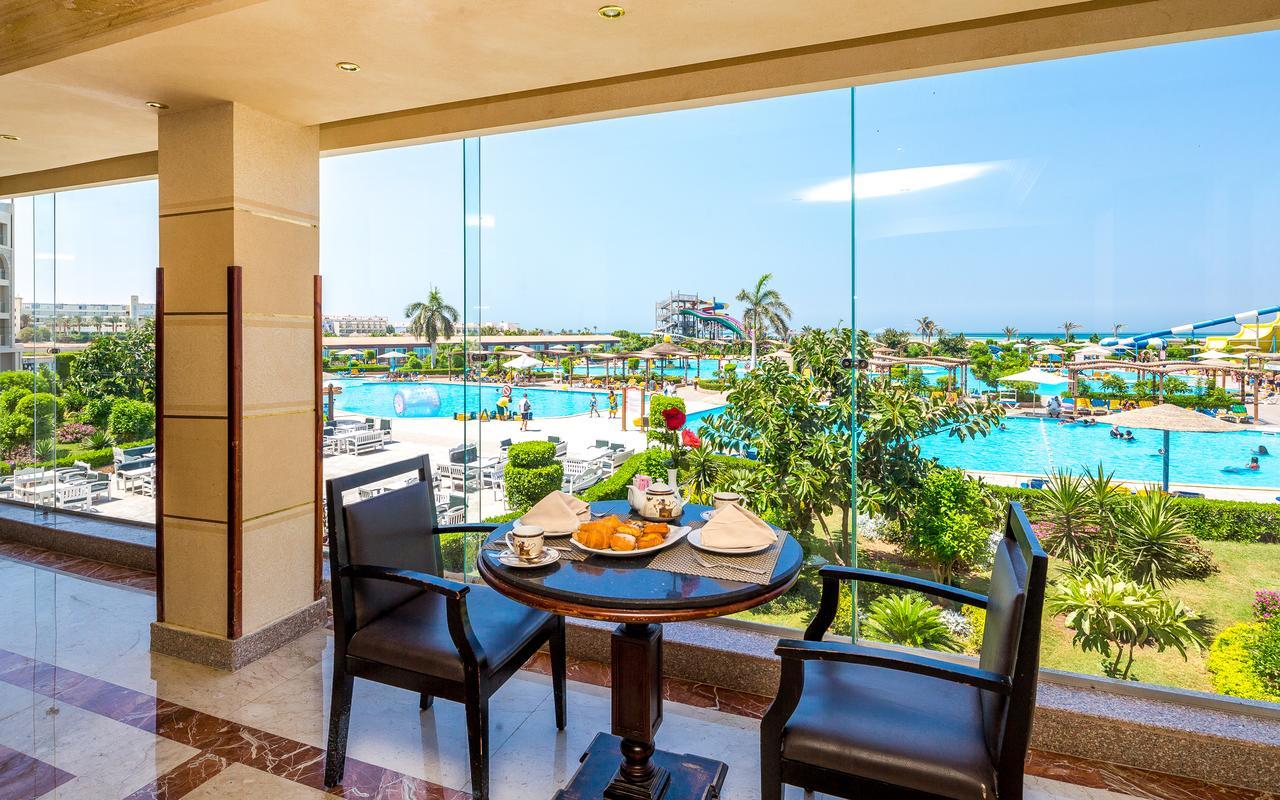 Resort Hawaii Caesar Palace Aqua Park - Families And Couples Only