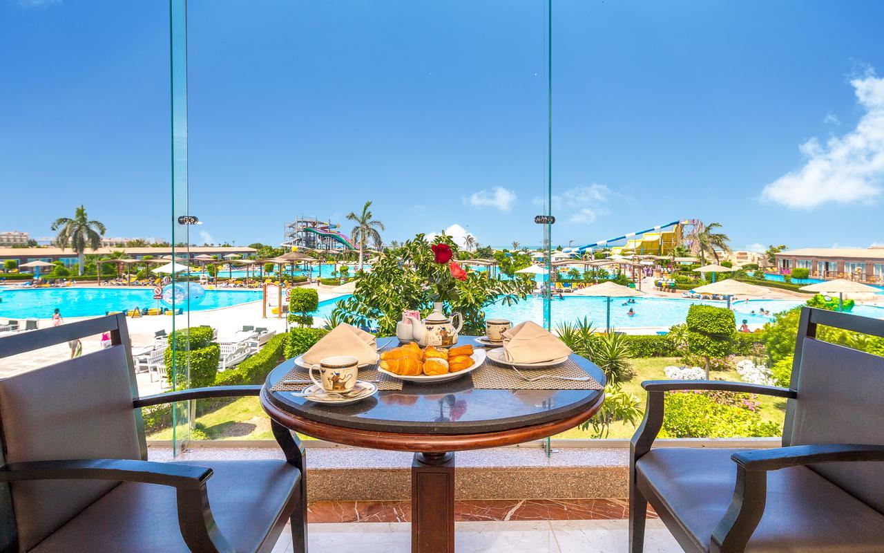 Resort Hawaii Caesar Palace Aqua Park - Families And Couples Only