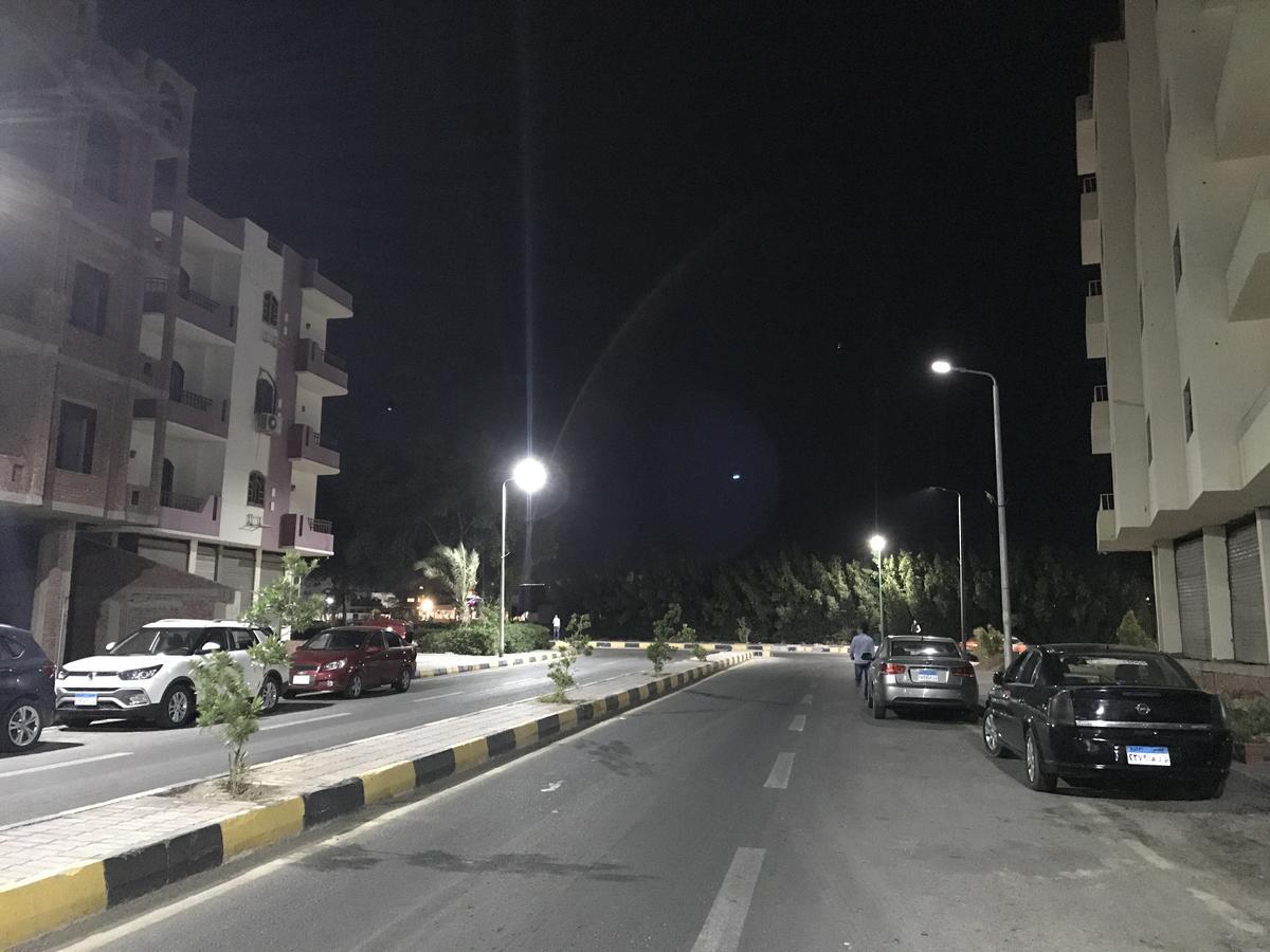 Seapearl Near The Sea Redsealine *
