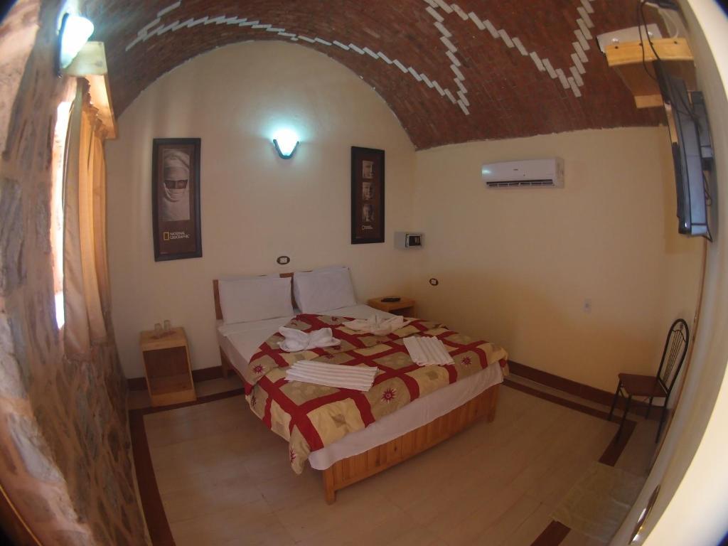 Roots Red Sea 3*