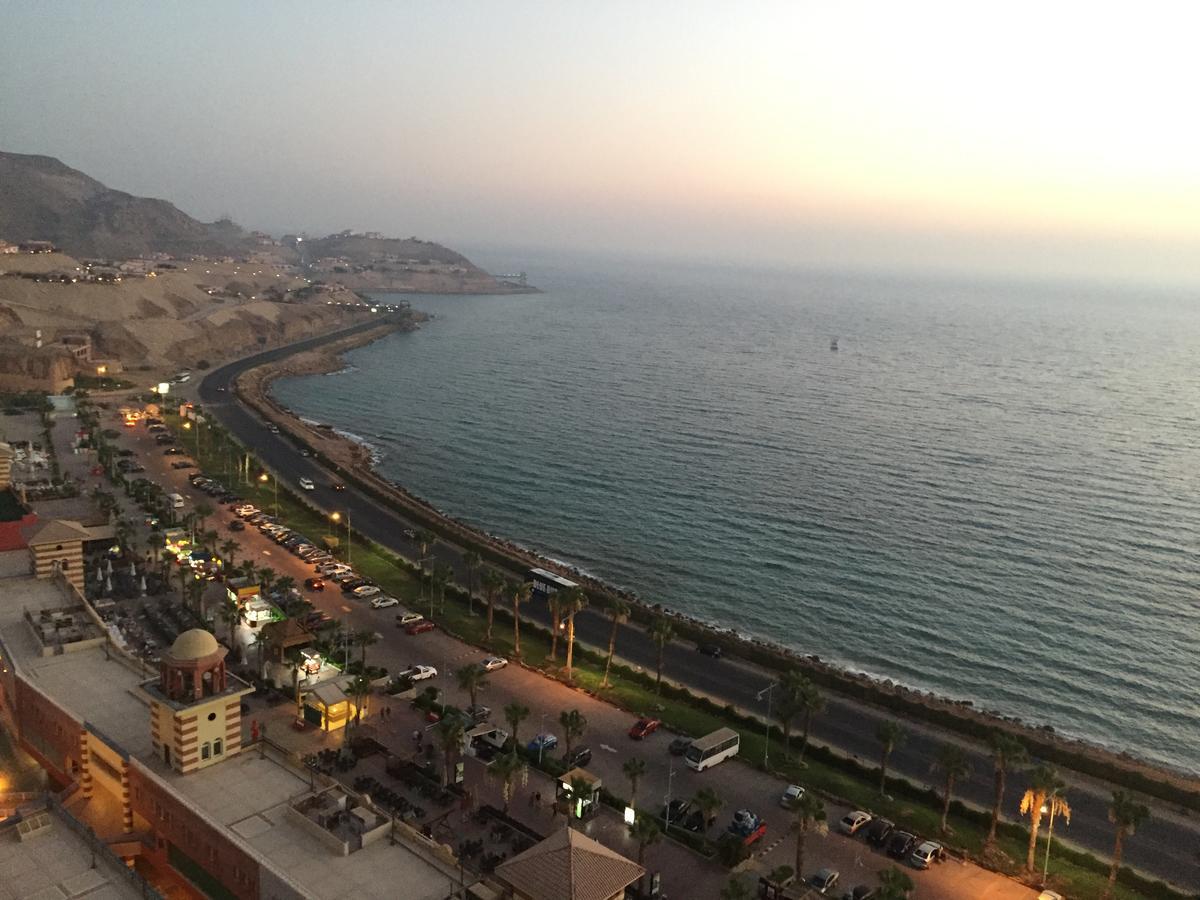 At Porto Sokhna Pyramids - Chalet