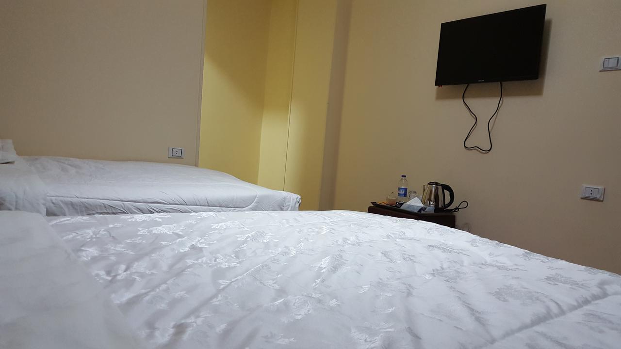 Royal Pyramids Inn