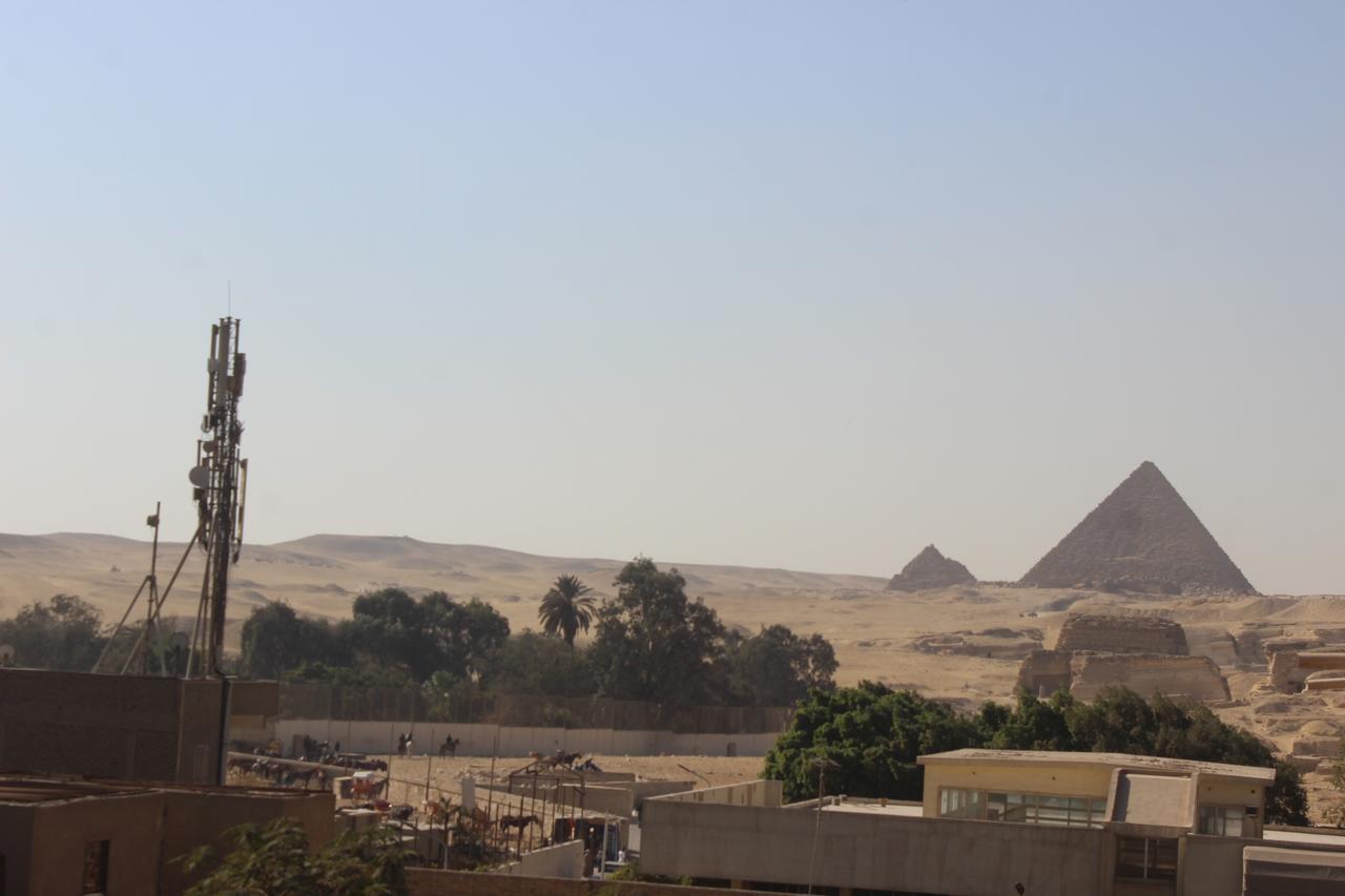 Royal Pyramids 2*