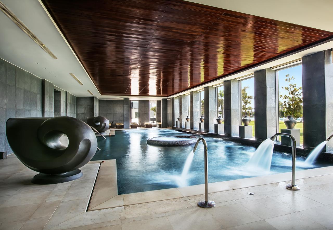 Hotel Dusit Thani Lakeview 5*