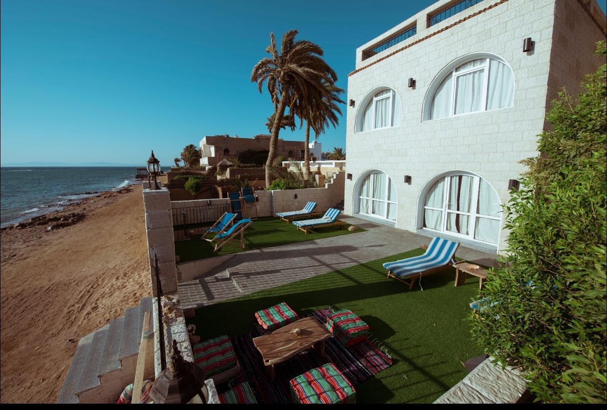 Solaris Hotel *