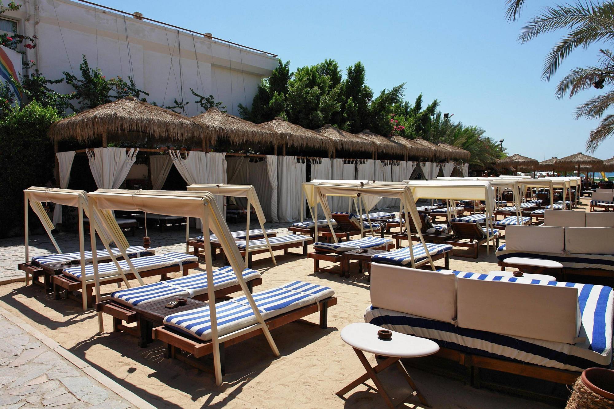 Elysees Aparthotel 4*