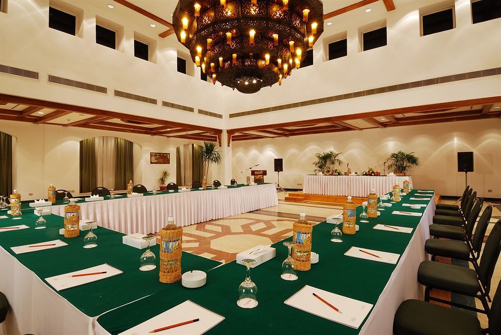 Resort Amphoras 5*