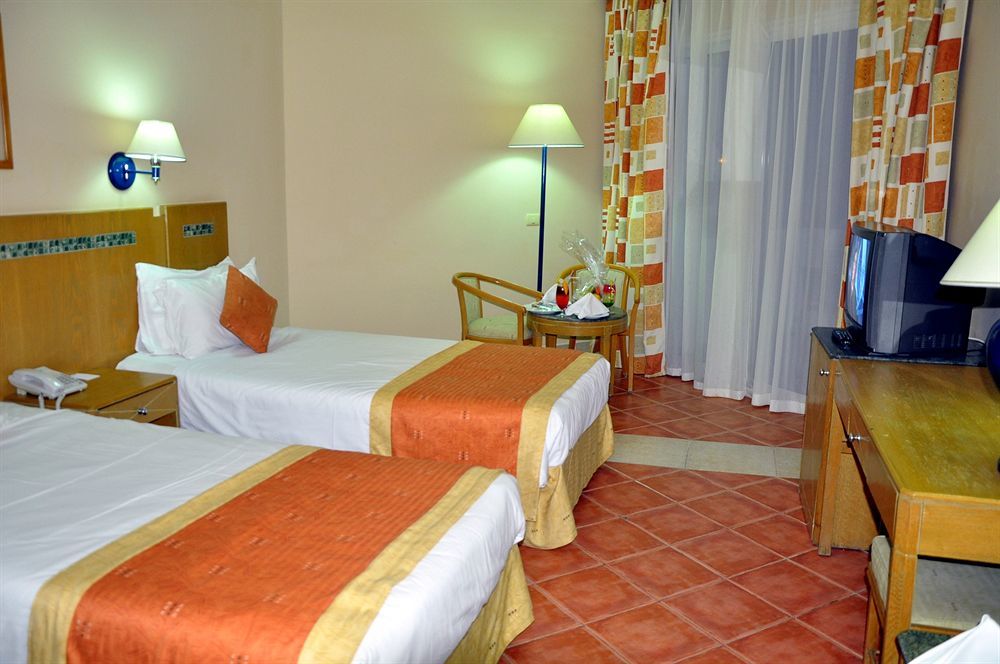Hotel Ivy Cryene Island Resort & Aqua Park 4*