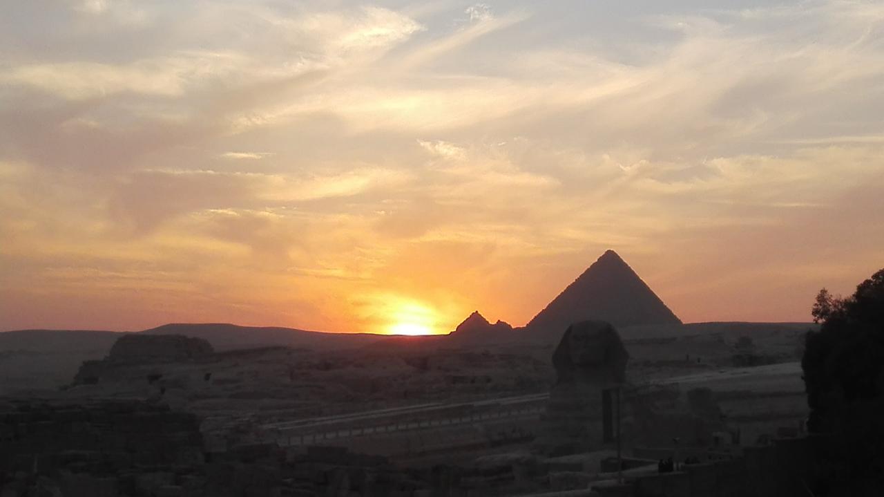 Han Pyramids Overlook 2*