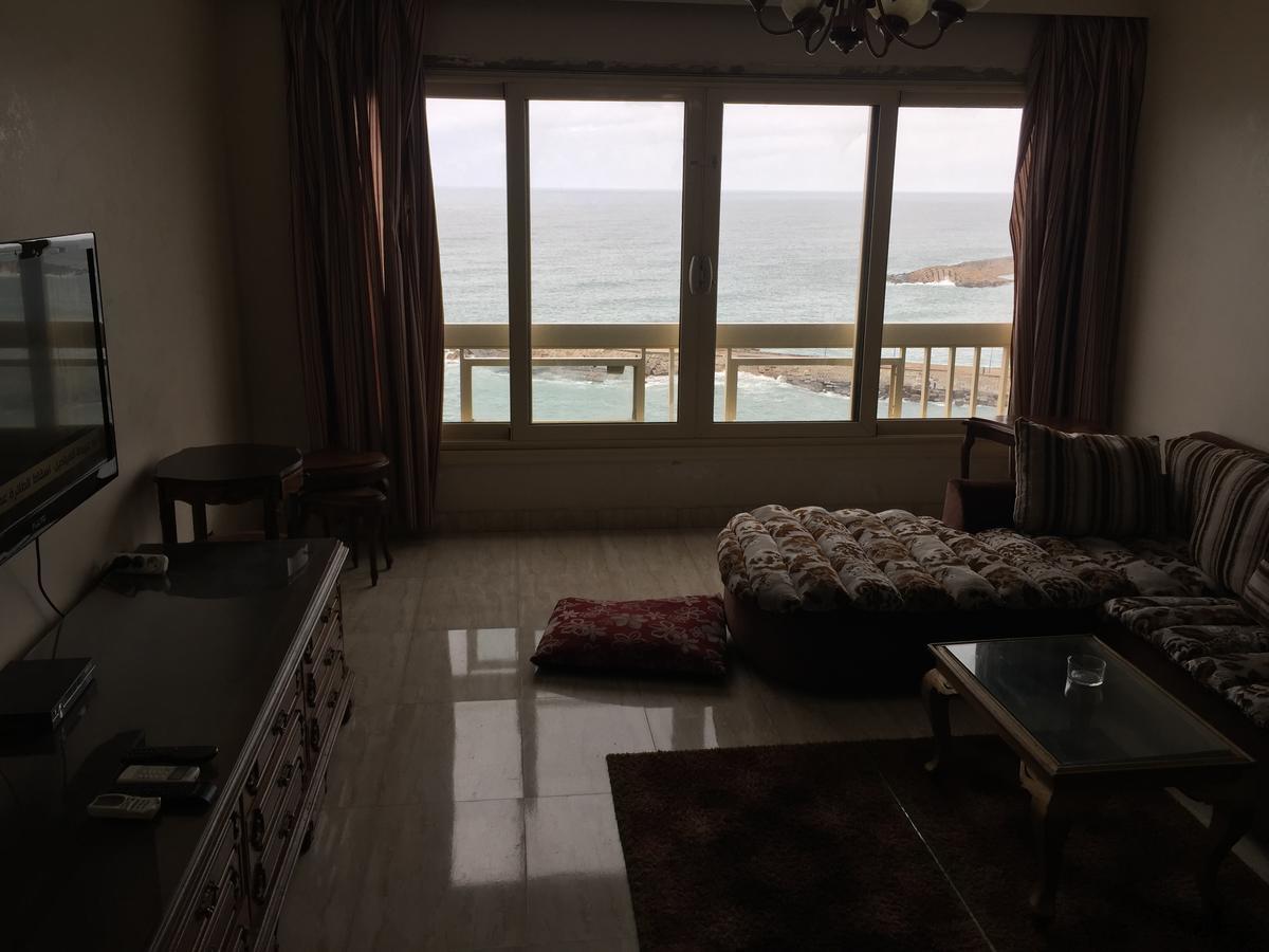 2 Gleem Seaview Aparthotel *