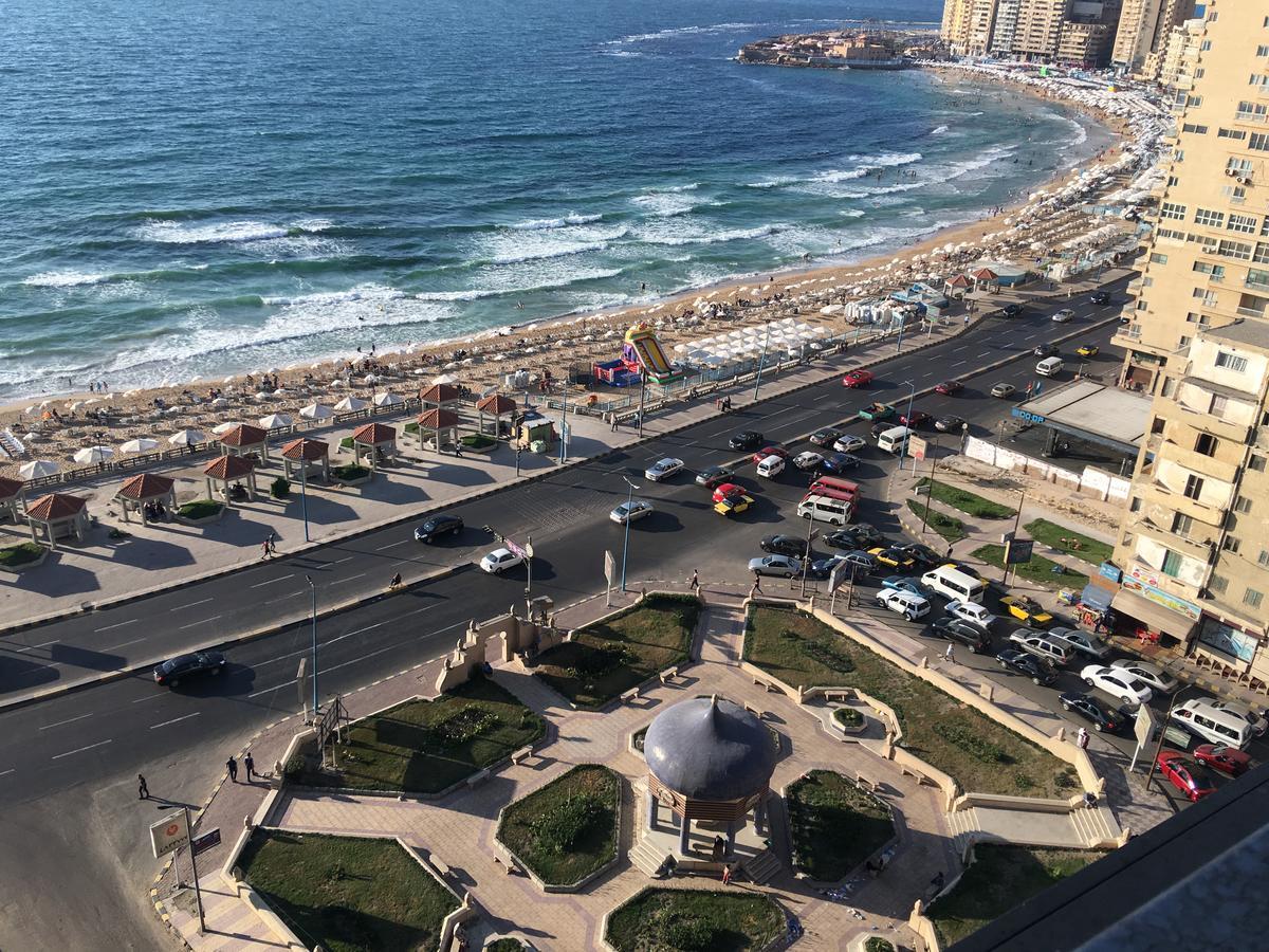 Sea View Sidi Beshr Families Only * Alexandria