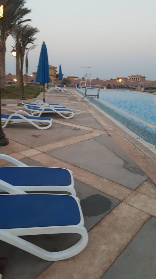 Chalet مميز ارضي بحديقة علي حمام السباحة مباشرة بورتو ساوث العين السخنة للعائلات فقط