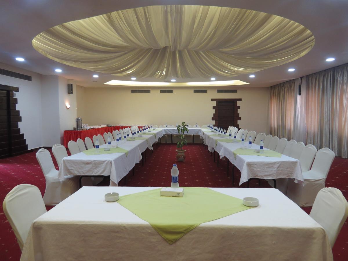 Africana & 4* Qaryat Shakush