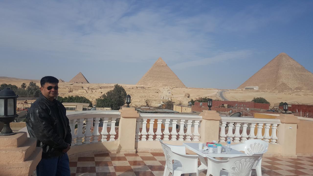 Royal Pyramids 2*
